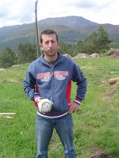 Jose Antonio Dacu�a, propietario da granxa Casa do Xur�s (Lobios)